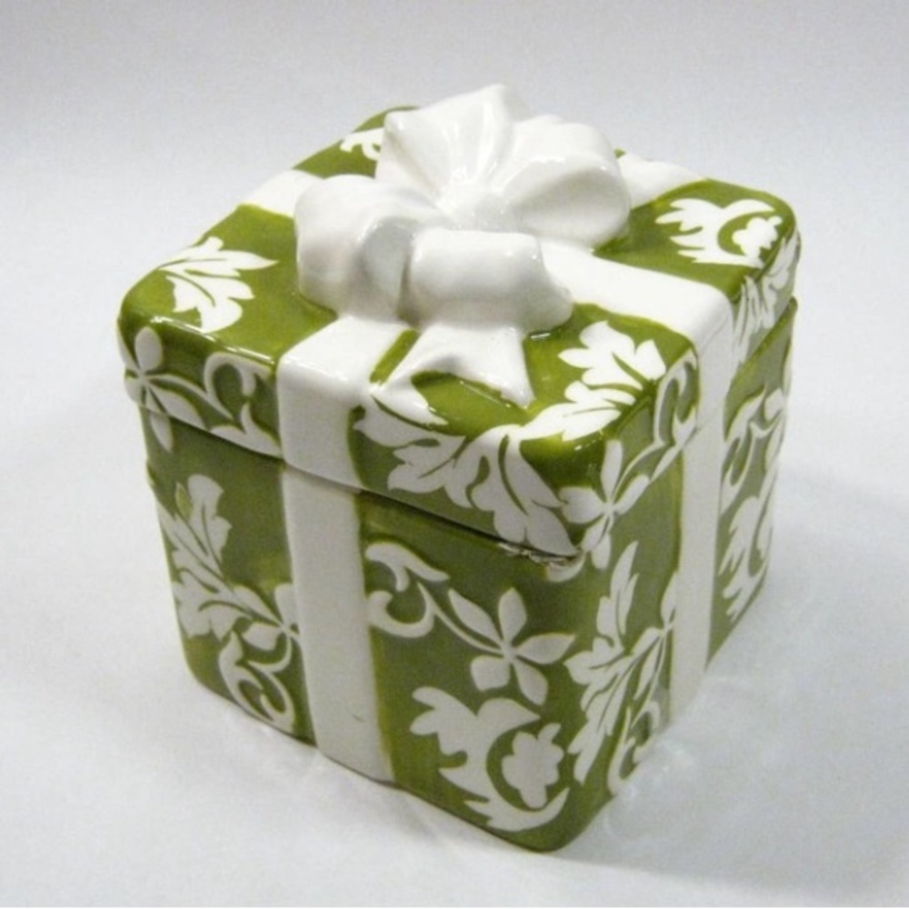 6x6 inch Holiday Christmas Cookie Jar Kitchen Canister Storage Container